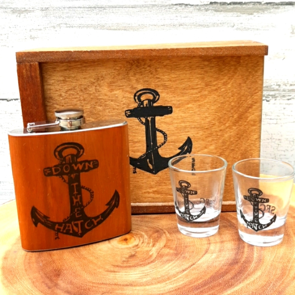 NWT SPITFIRE GIRL FLASK AND SHOT GLASSES SET